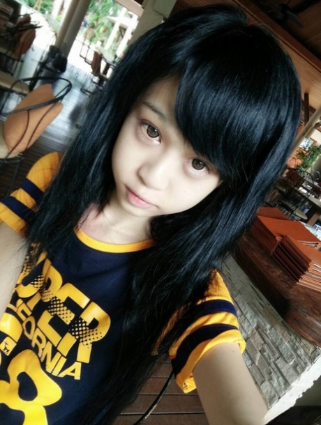 Teen Shemale Naked Images